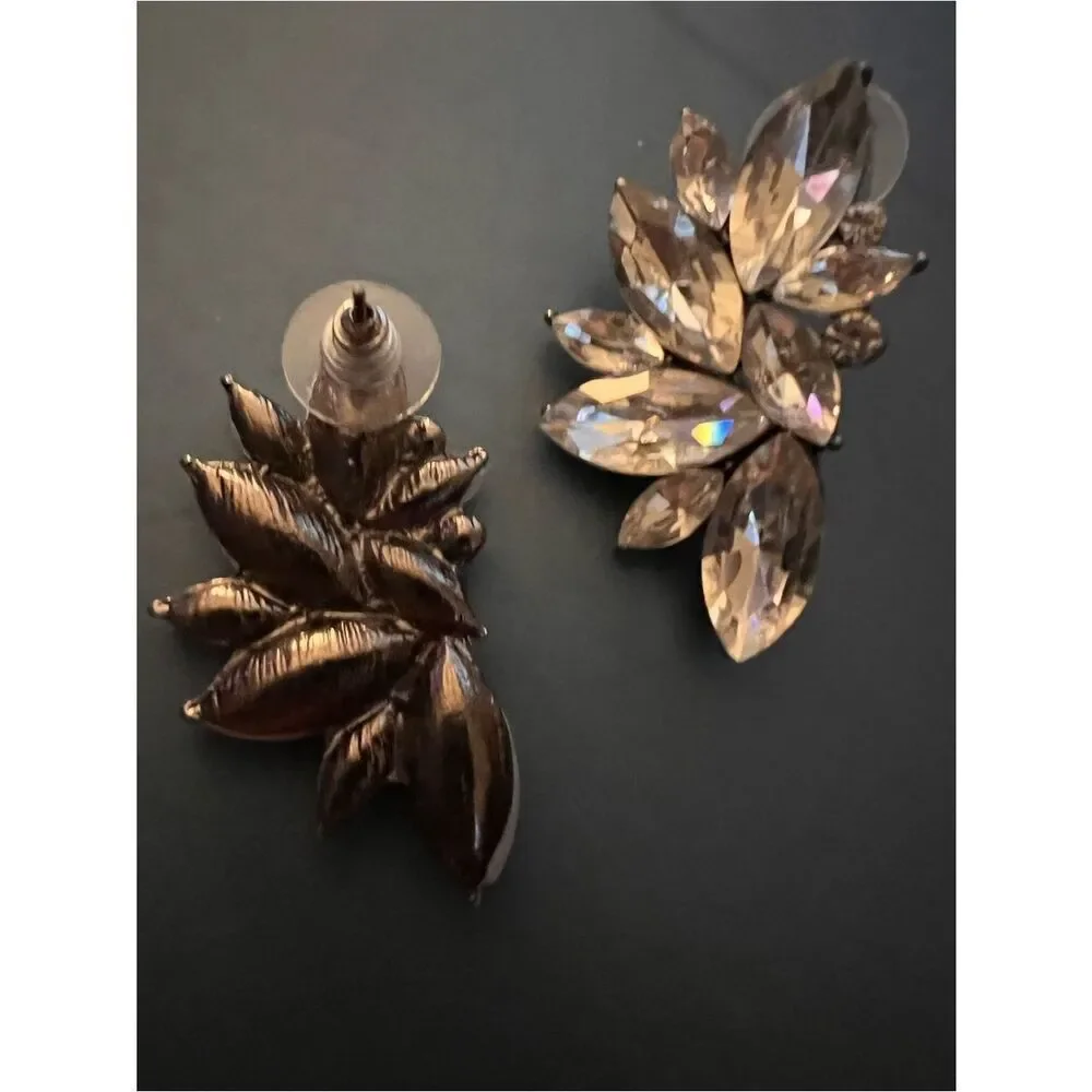 💕 NEW Crystal Marquise Cluster Pierced Earrings 💕